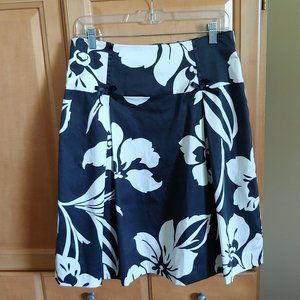Ninety Black & White Pleated Skirt: Size 6